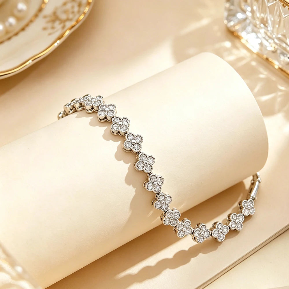 Mehrfach-Kleeblatt-Armband mit farbigen Kristallen in Silber