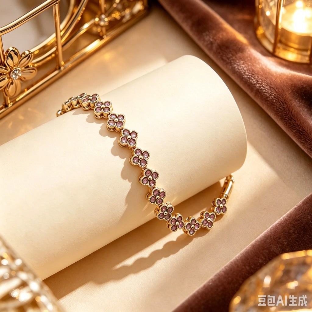 Mehrfach-Kleeblatt-Armband mit farbigen Kristallen in Gold und Rosa