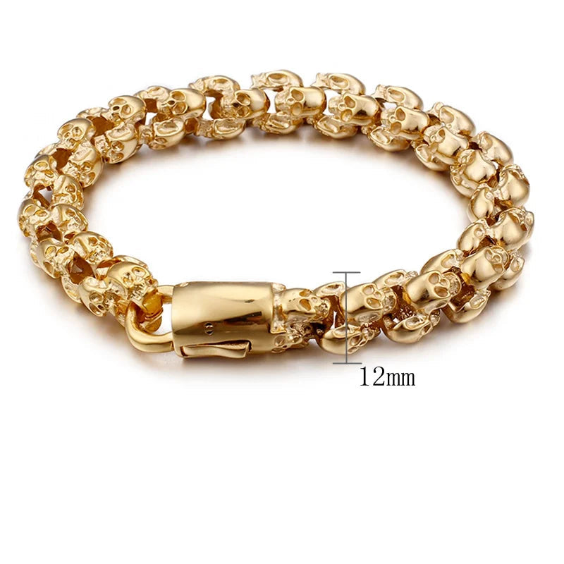 Pulseira com múltiplas caveiras estilo gótico dourada