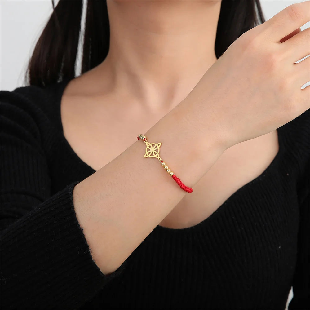 Dreamtimes Bracciale nodo strega per le donne Acciaio inox bracciale aperto regolabile Bangle celtico quaternario Bracciale nodo streghe Wiccan Amulet gioielli per gli Dreamtimes Bracciale nodo strega per le donne Acciaio inox bracciale aperto regolabile Bangle celtico quaternario Bracciale nodo streghe Wiccan Amulet gioielli per gli