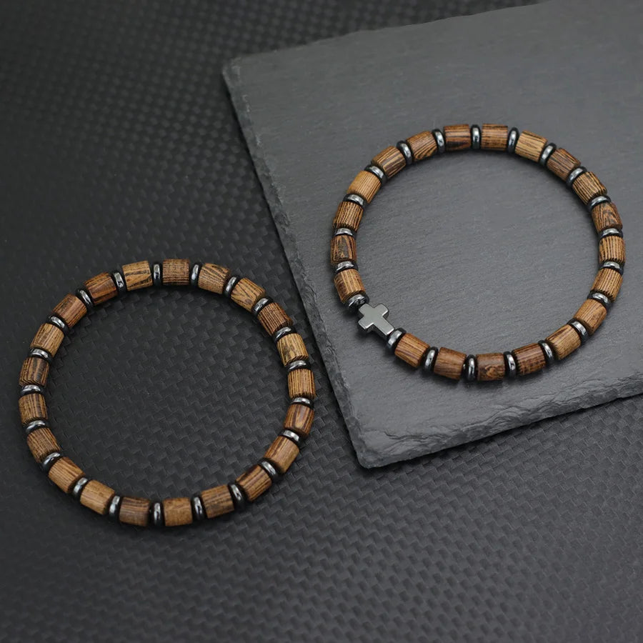 Bracciale con croce e perle effetto legno