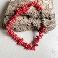 Verstellbares Armband mit rotem Korallenstein