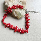 Verstellbares Armband mit rotem Korallenstein