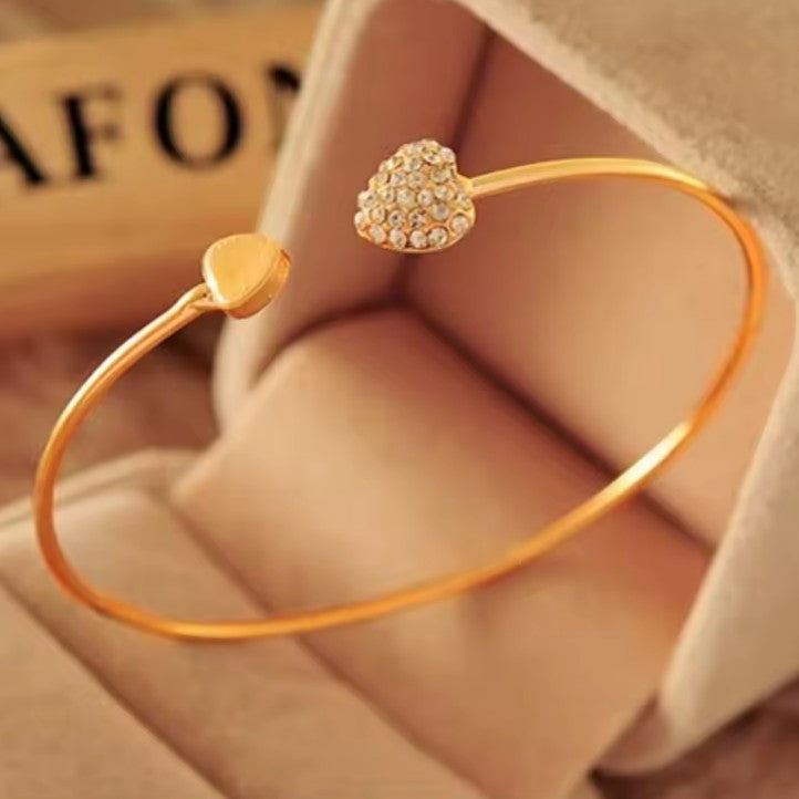 Retro armbånd med hjerte og krystall 