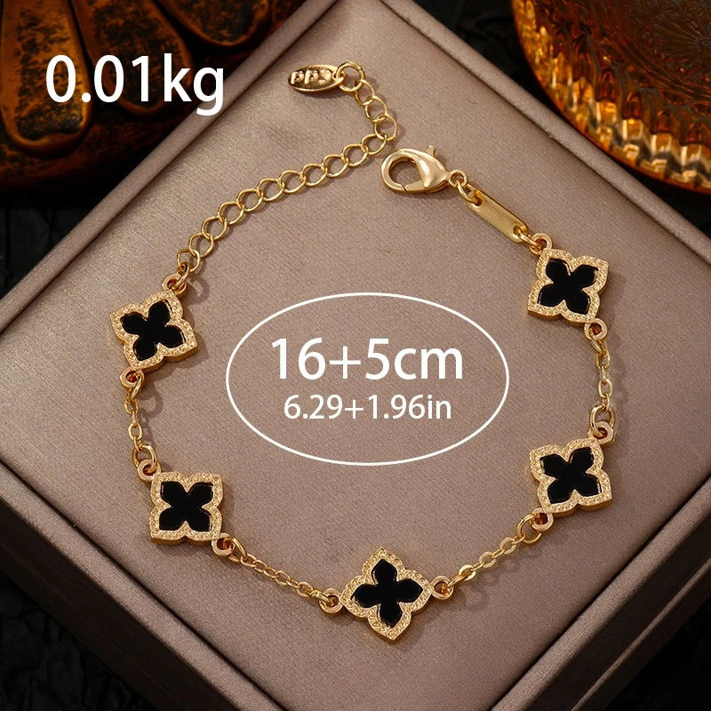 Four-leaf clover bracelet with mother-of-pearl effect