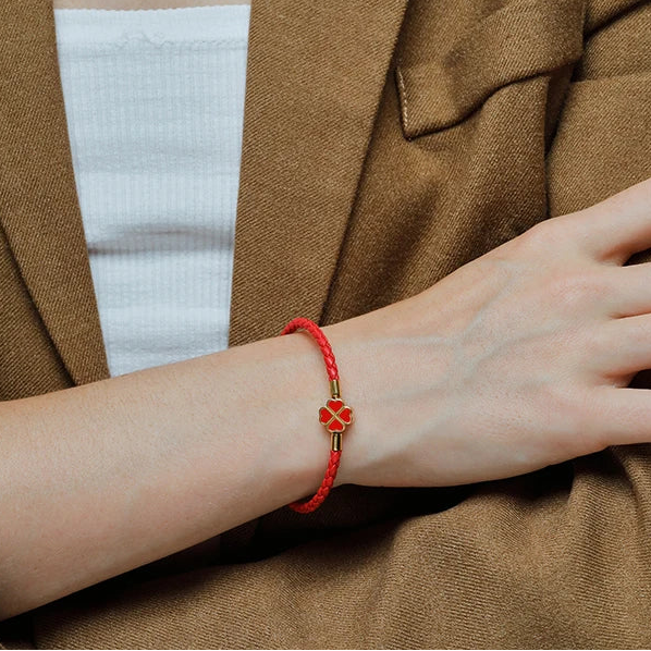 Bracelet Tressé en Cuir avec Trèfle à 4 Feuilles rouge