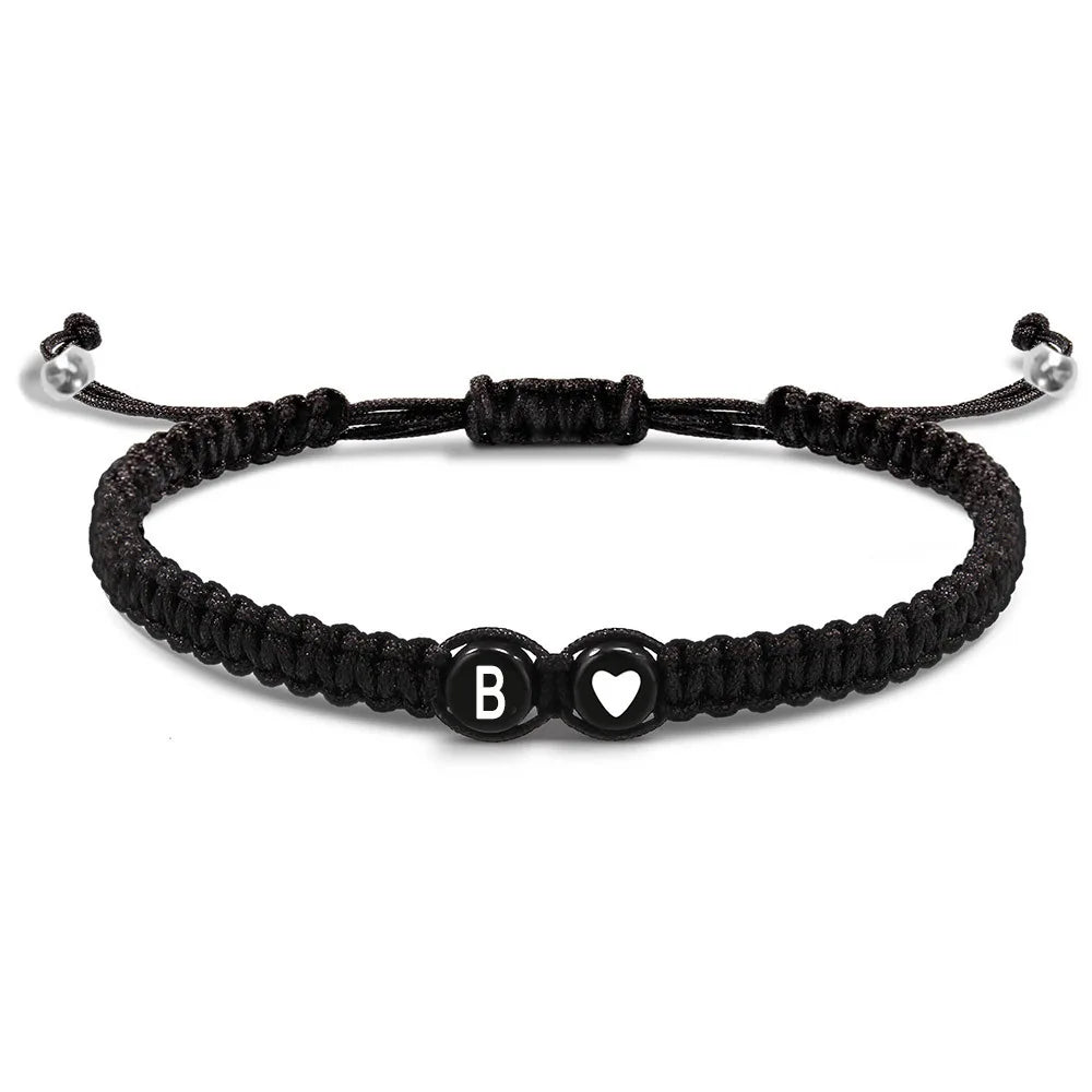 Flettet armbånd med initial b