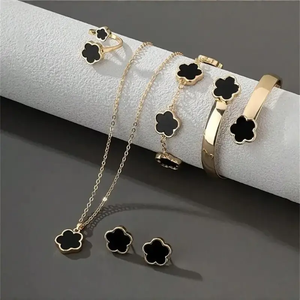 Clover Set of 5 Jewelry 