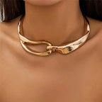 Collier à texture audacieuse géométrique