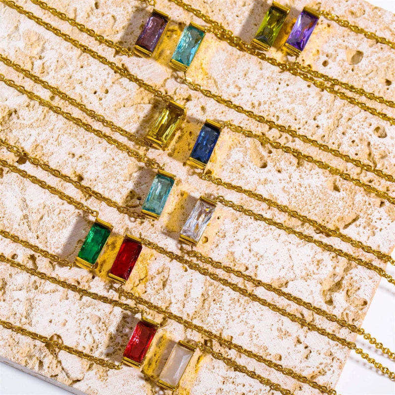 Collier avec Fin Pendentif Coloré Pierre de Naissance