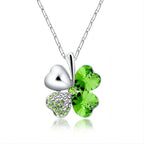 Collier avec grand pendentif trèfle à quatre coeurs en cristaux colorés vert