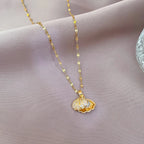 Collier Pendentif Coquillage Coquille Saint-Jacques Strass et Perle