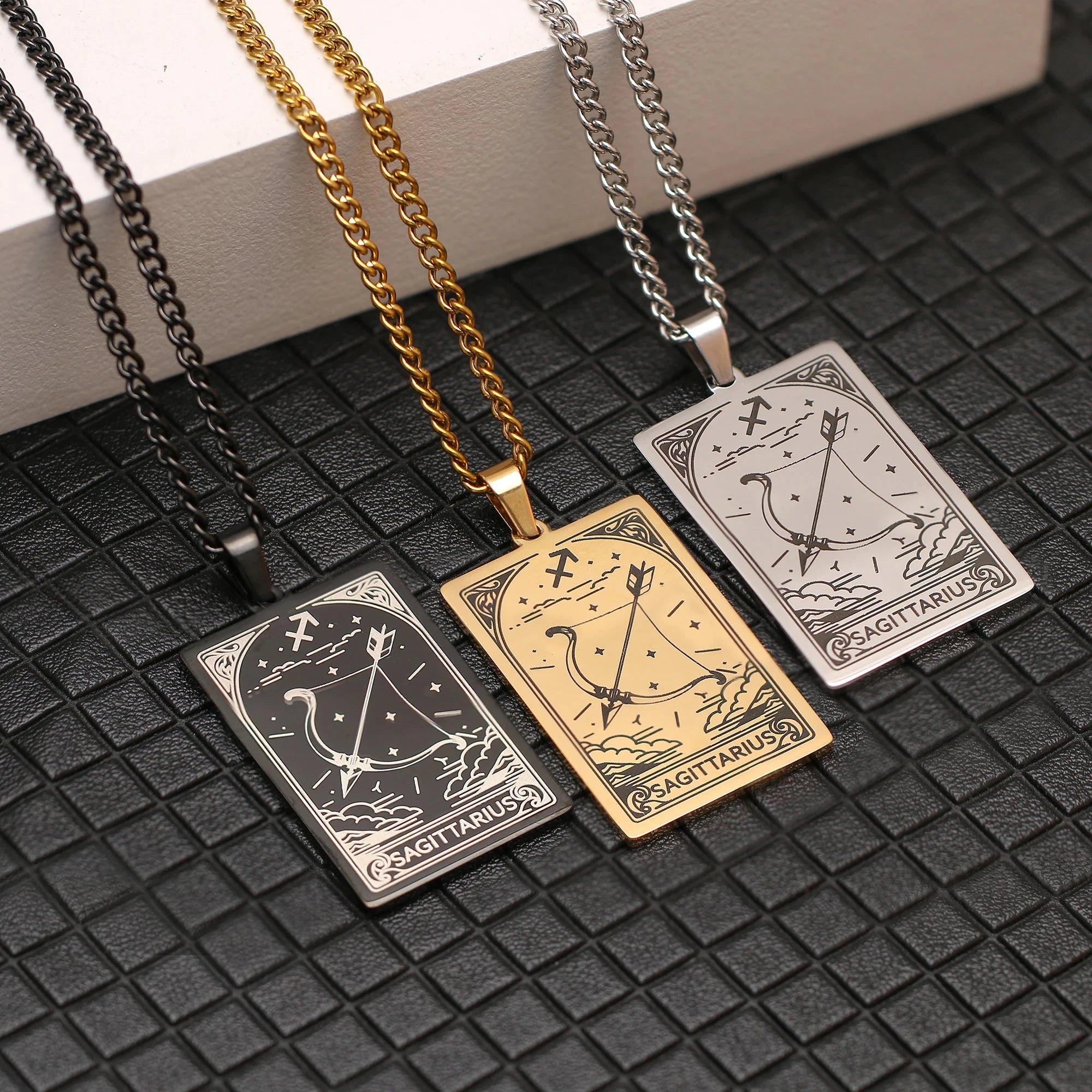 Collier avec Joli Pendentif Signe du Zodiaque Astrologique