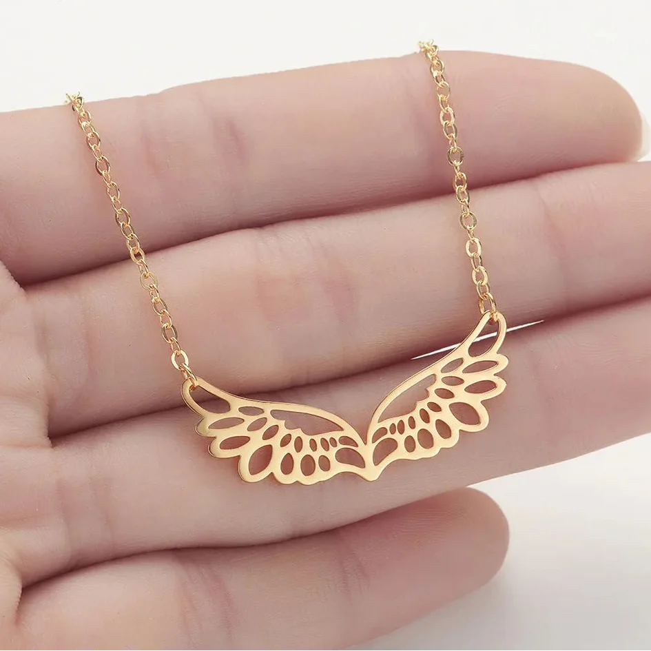 Collier avec large pendentif ailes d'ange or rose