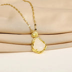 Collier avec Pendentif Bouddha blanc