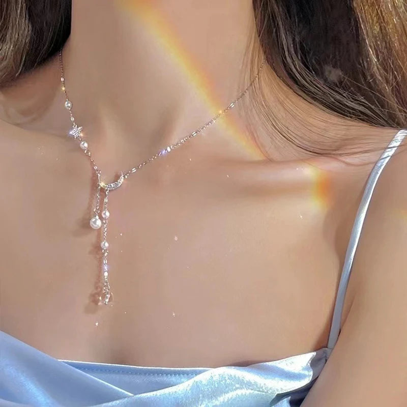 Collier avec Pendentif Croissant de Lune et Perles