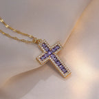 Collier avec Pendentif Croix Chrétienne en Zircon C