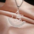 Collier avec pendentif de l'étoile de David et fleur de lis symbolique juive argent
