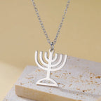 Collier avec pendentif du symbole de l'identité juive Menorah argent