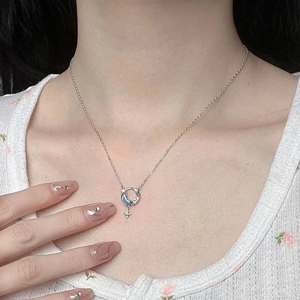 Collier avec Pendentif en Pierre de Lune et Etoiles 2