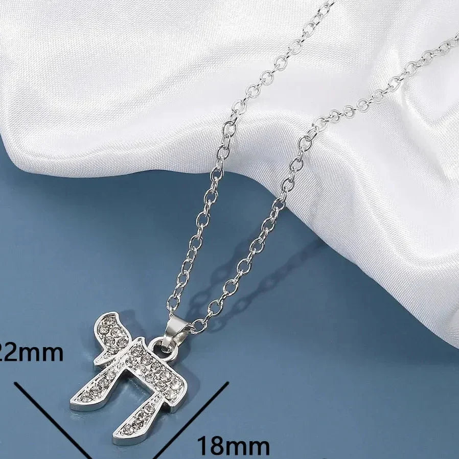 Collana con ciondolo in strass del simbolo di vita ebraica Chai