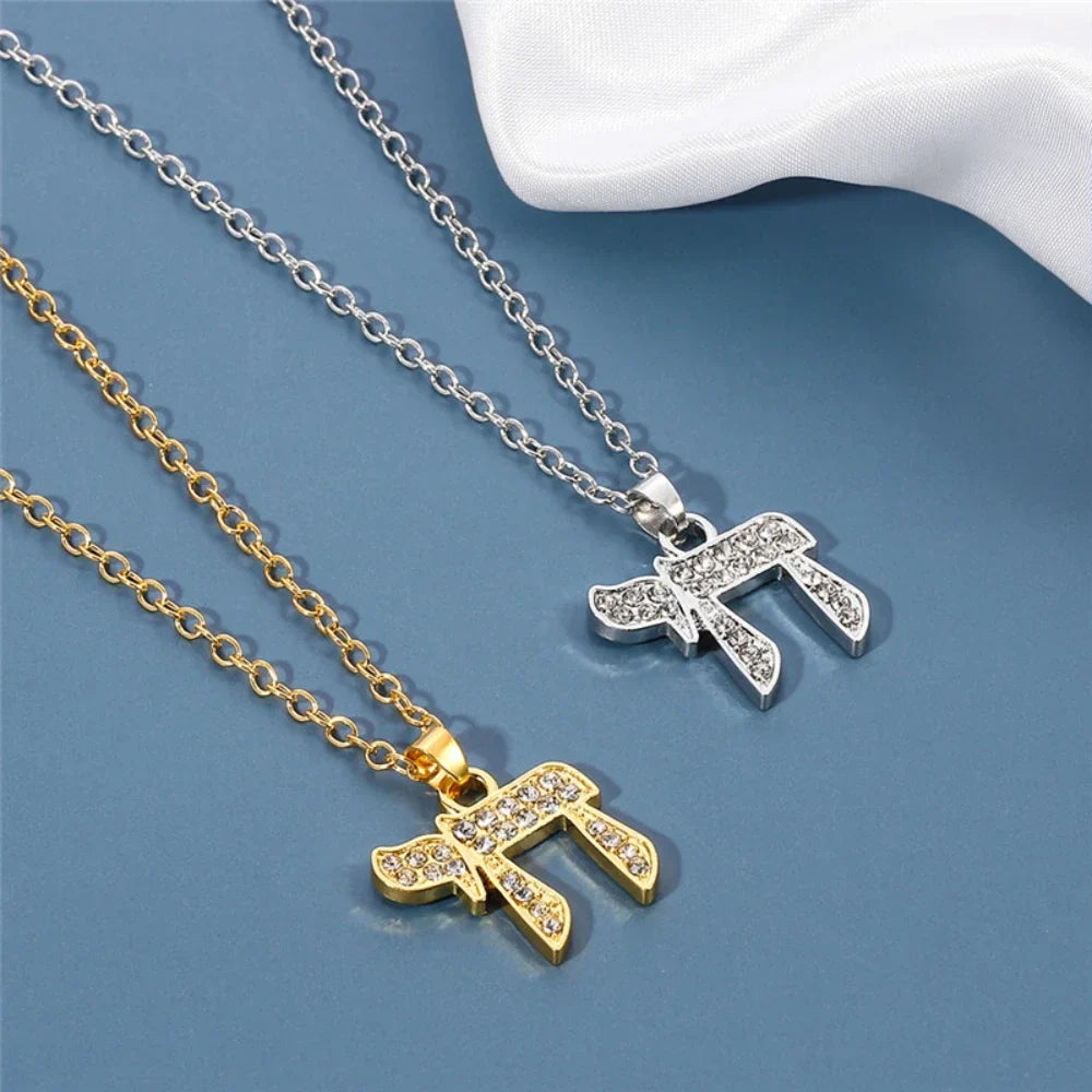 Collana con ciondolo in strass del simbolo di vita ebraica Chai oro