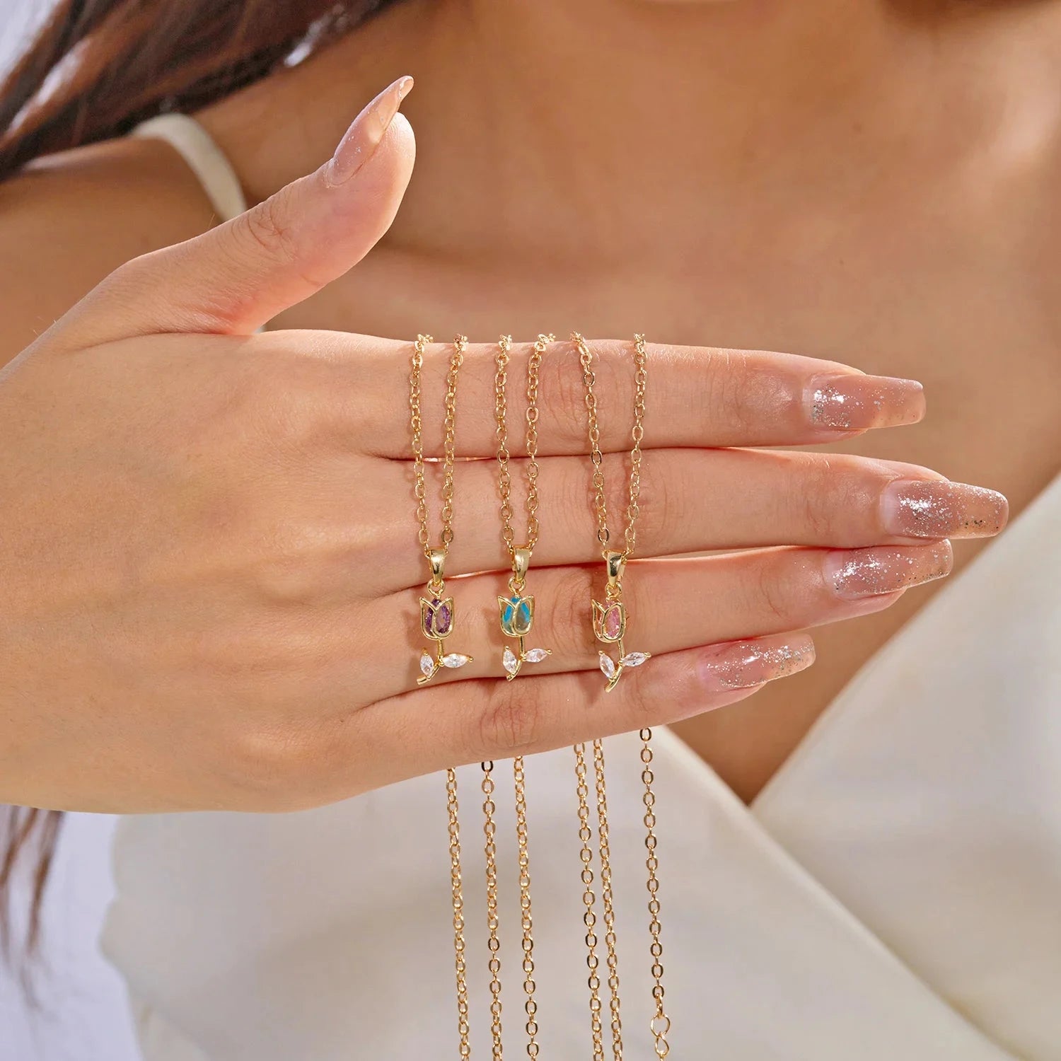 Collier avec Pendentif Fleur de Tulipe en Zircon