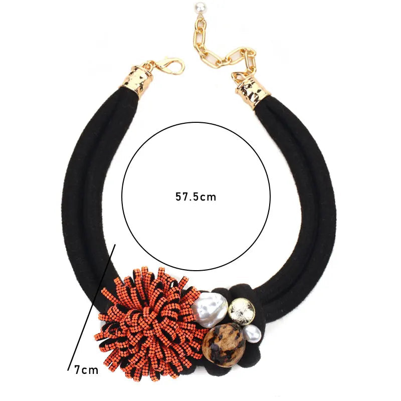 Collana Girocollo con Pendente Fiore Rosso e Perle