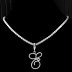 Collier ras de cou avec pendentif initiale et strass e