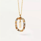 Collier avec pendentif ovale initiale i