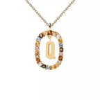 Collier avec pendentif ovale initiale q