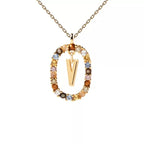 Collier avec pendentif ovale initiale v