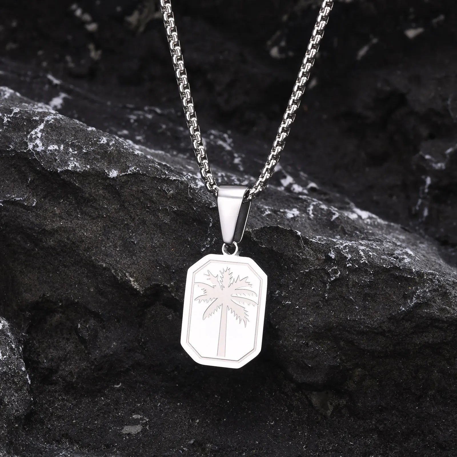 Halskette mit geometrischem Palmenanhänger aus Silber
