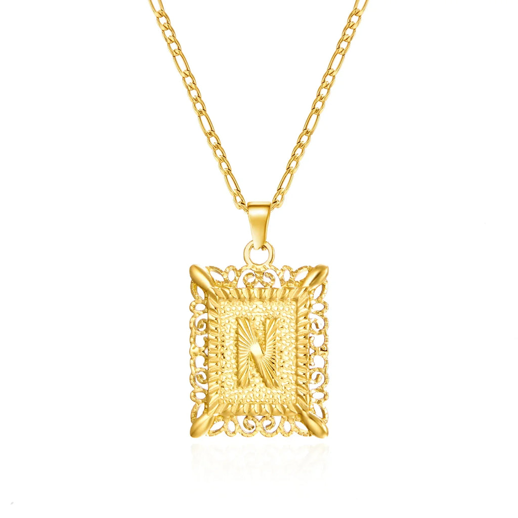 Collier avec pendentif rectangulaire initiale n