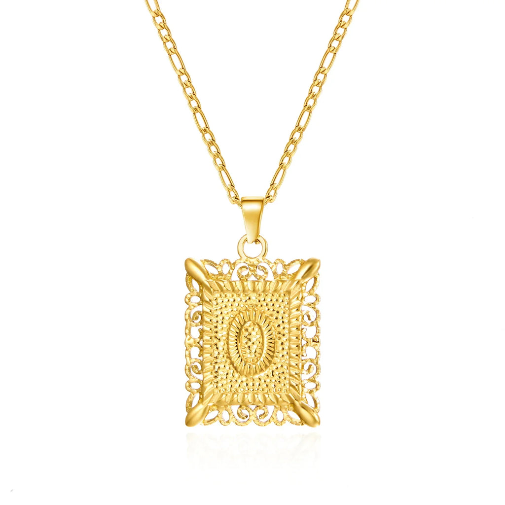Collier avec pendentif rectangulaire initiale o