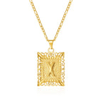 Collier avec pendentif rectangulaire initiale x