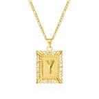 Collier avec pendentif rectangulaire initiale y