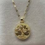 Collier avec pendentif rond arbre de vie pavé de cristaux