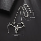 Colar com pendente de esqueleto e caveira suspensa