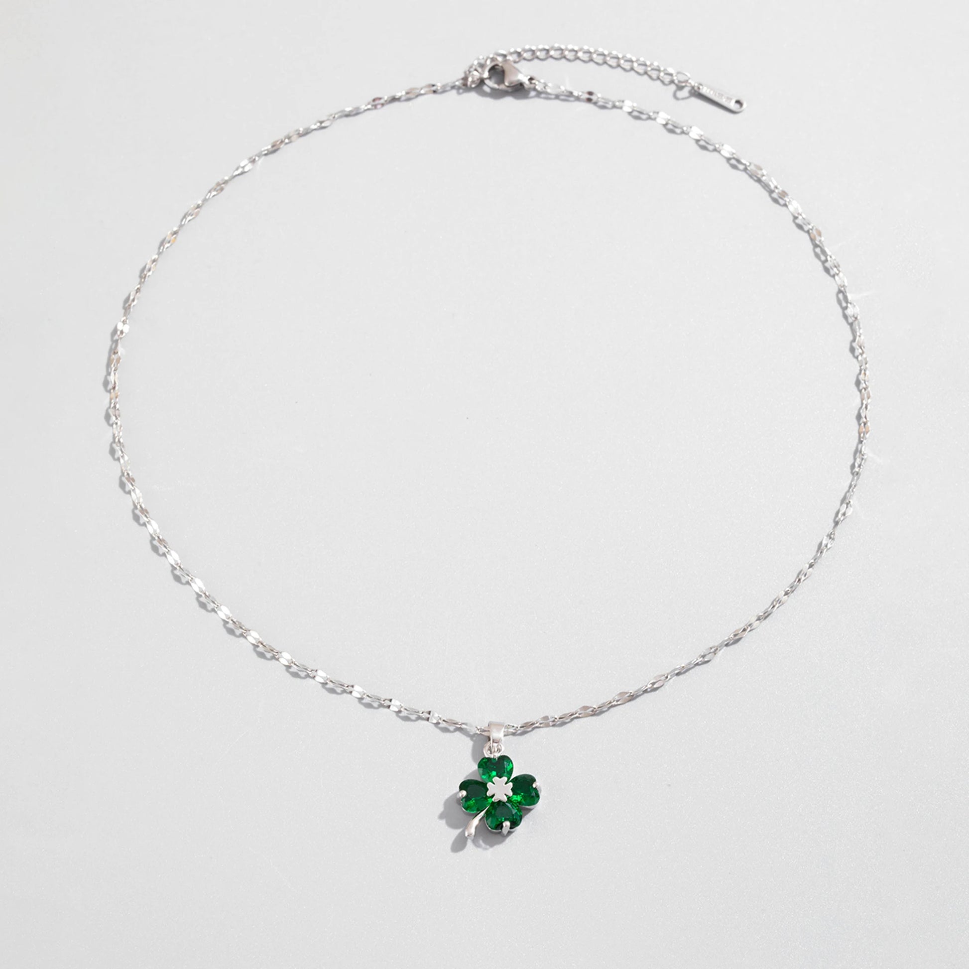 Collier avec Pendentif Trèfle à 4 Feuilles Coloré

