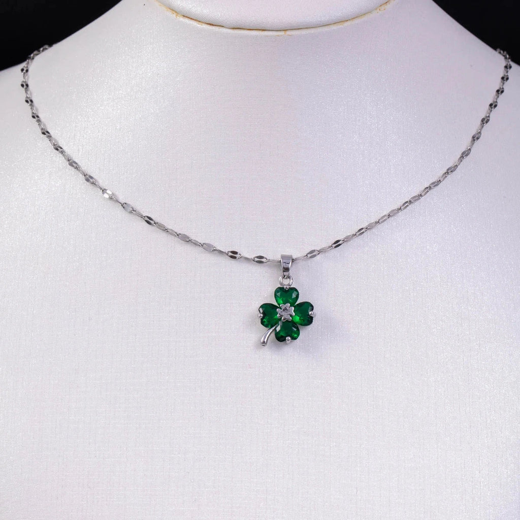 Collier avec Pendentif Trèfle à 4 Feuilles Coloré argent et vert