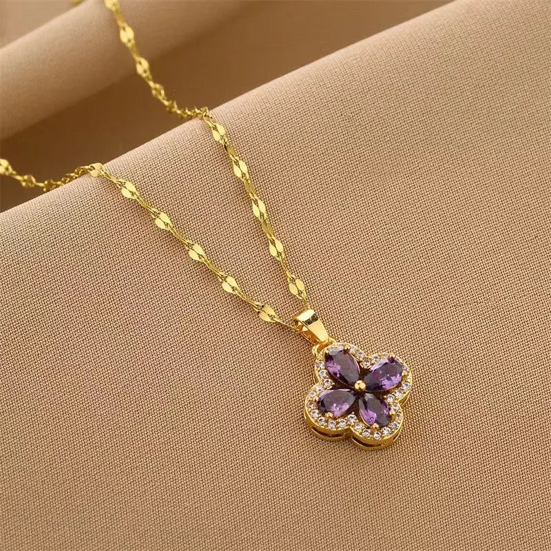 Collier avec Pendentif Trèfle à 4 Feuilles en Zircon Violet