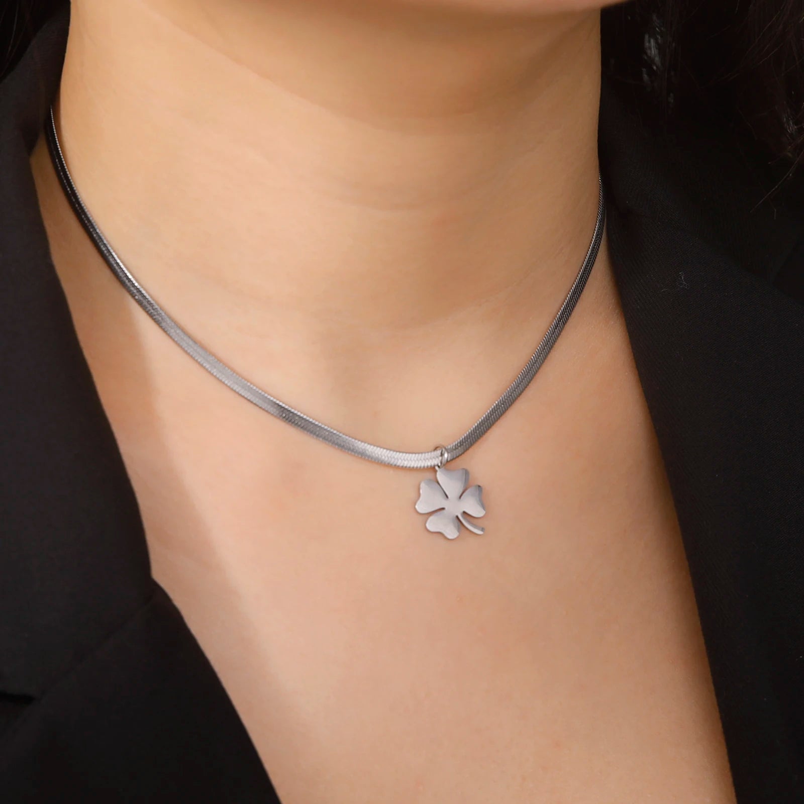 Collier avec Pendentif Trèfle à 4 Feuilles Porte Bonheur argent