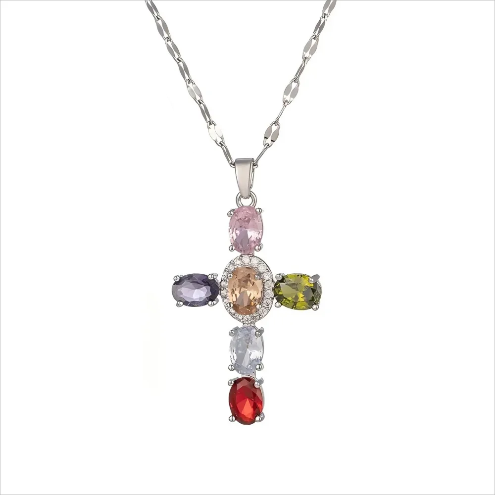 Collier coloré avec pendentif en forme de croix en strass