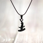 Collier cordon avec pendentif requin marteau noir