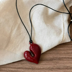 Collier en Lacet avec Pendentif Coeur rouge