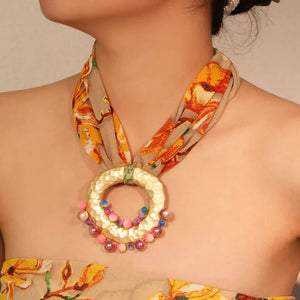 Collier en Tissus avec Pendentif Bohême Chic orange