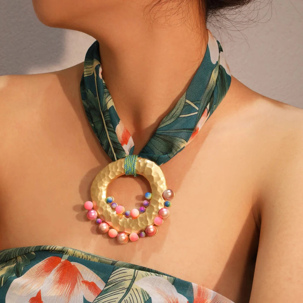 Collana in Tessuto con Pendente Boho Chic verde