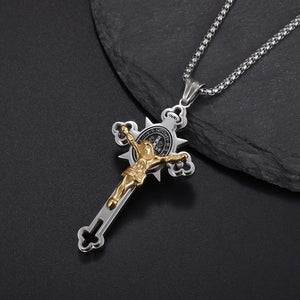 Collier et Pendentif Croix de Saint Benoit Jésus style A