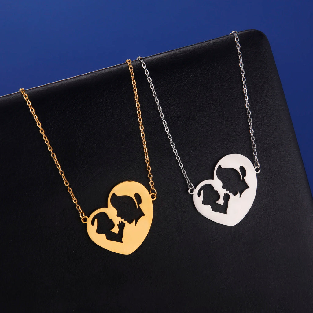 Collana e il suo pendente "mamma e il suo bebè"